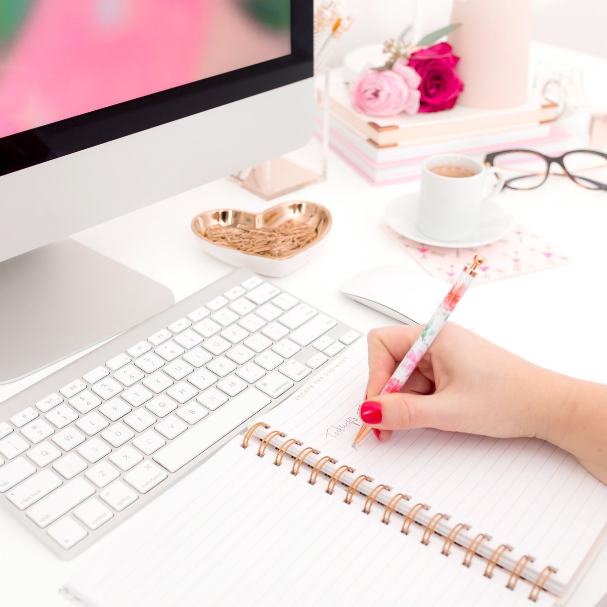 Editing is a hugely important part of writing anything you intend for other people to read – whether that’s a book, a magazine, a newspaper… or indeed a blog post!

How to edit a blog post (by an ex English teacher turned blogger) >>> bit.ly/32PewQF

#blogpostediting