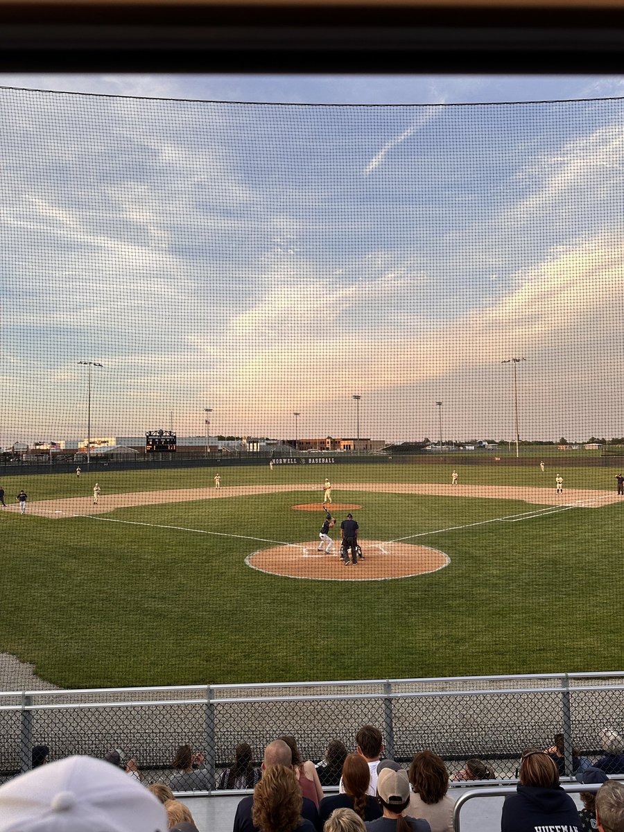 geoffcocanower's tweet photo. What a beautiful opening night of @IHSAA1 sectional baseball at @Norwell_AD last night! #ladiesandgentlemen #yourattentionplease https://t.co/cdzP8p6gml