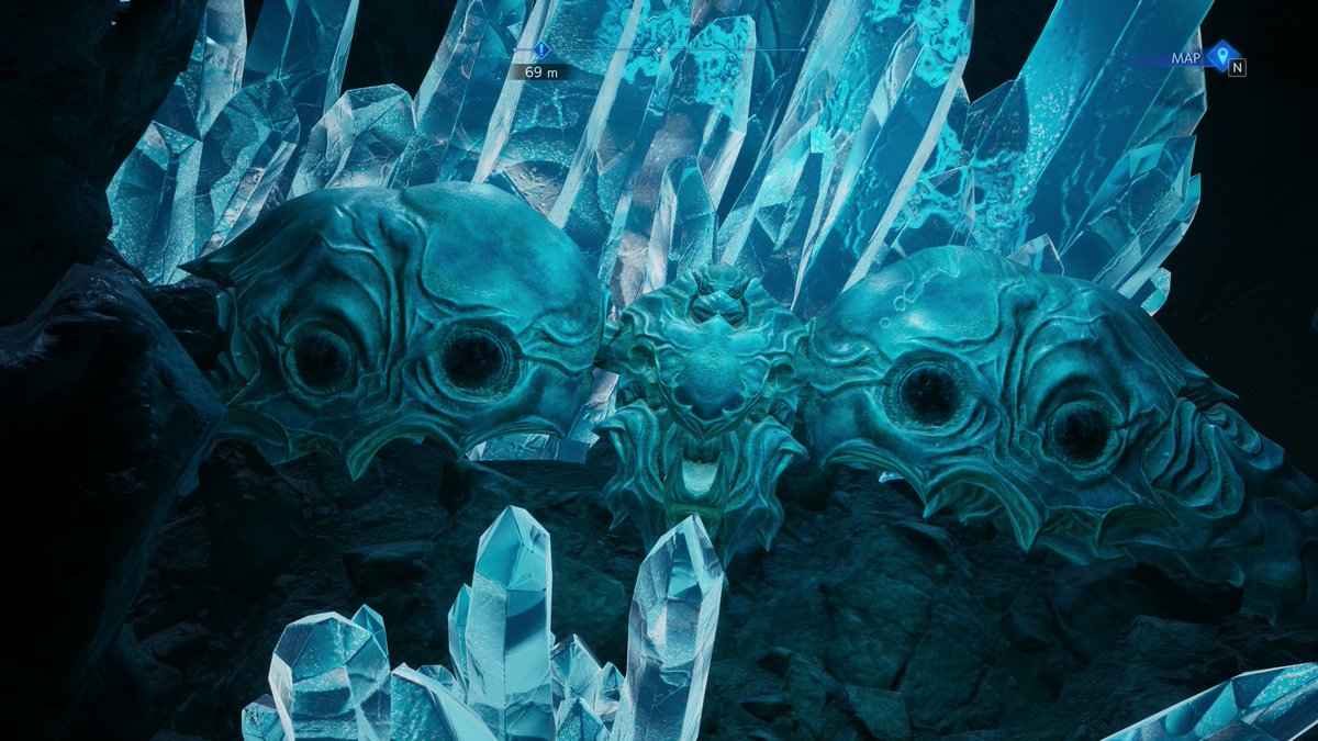 Fantastische Fakten Nr. 33 Der optionale Boss 'Emerald Weapon' (Smaragd Weapon) aus #FinalFantasy VII hat einen Cameo-Auftritt in FF VII: Crisis Core. In der Höhle unter Banora kann man, wenn man genau hin schaut, die ruhende Weapon im Hintergrund sehen.