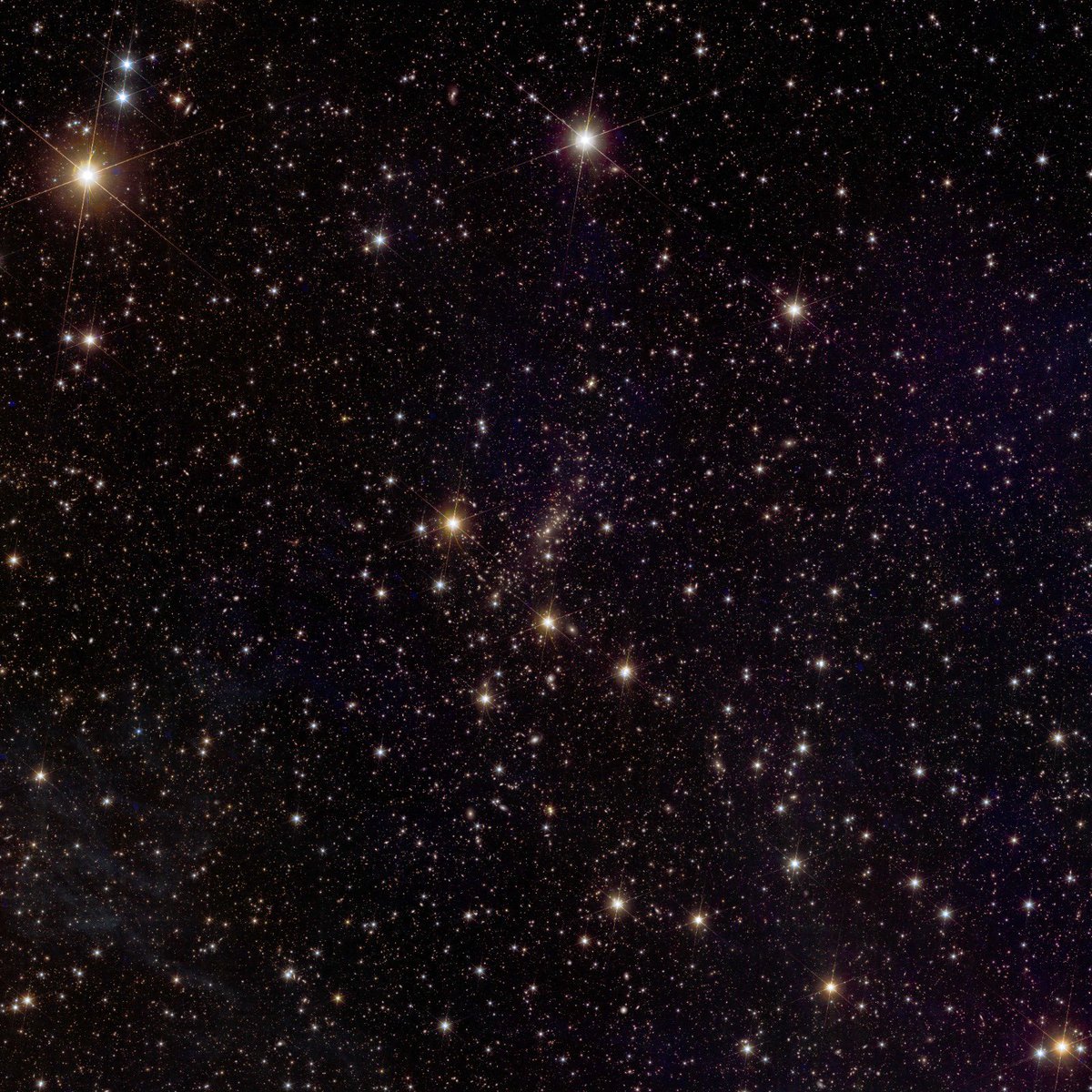 🔭 @CienciaGob participa en la publicación de los primeros resultados de la misión espacial #Euclid de @esa y sus impresionantes imágenes cósmicas. 🪐Estos hallazgos muestran la capacidad de la misión para desentrañar secretos del cosmos y buscar planetas errantes.