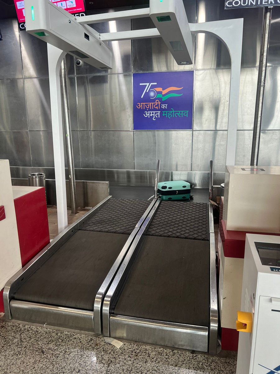 For seamless passengers travel at airport , Self Baggage Drop (SBD) facility added yesterday at Vadodara Airport. @AAI_Official @aairedwr
