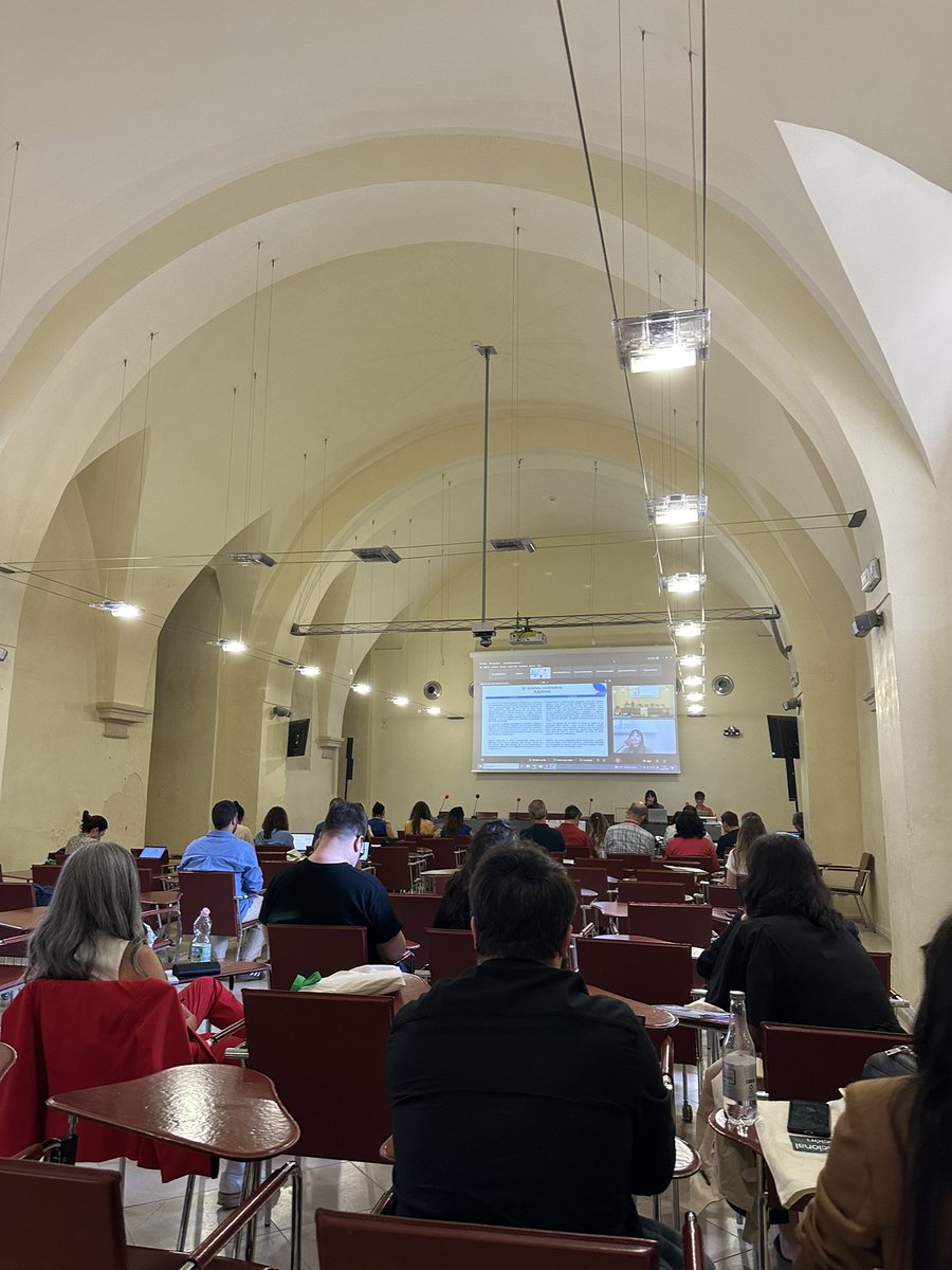 Estoy viendo comunicaciones tan interesantes en este <a href="/UCOCyT/">Congreso Ciencia y Traducción</a> que dan ganas de partir de cero y comenzar nuevas líneas de investigación. Alucinando con comunicaciones sobre lenguaje tabú, paremiología, marcadores discursivos…. Cuánto x explorar y cuánto conocimiento!