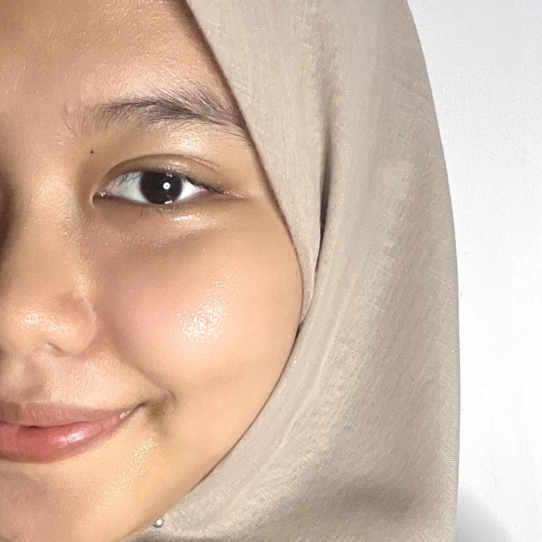 skinbytania's tweet photo. cobain moist mencerahkan dengan kandungan Tranexamic🙂‍↔️

enak banget dipake, ringan di kulit, after pake gak bikin kusam! https://t.co/LmlkLkpNVb