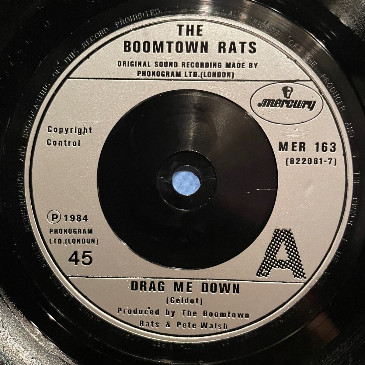 ほな7いこか
THE BOOMTOWN RATS / Drag Me Down [’84 Mercury --- MER 163]
#theboomtownrats #DragMeDown #PeterWalsh #BobGeldof #PeteBriquette #GerryRoberts #JohnnieFingers #SimonCrowe #listeningbar #vinylbar #musicbar #レコードバー #mhc23052024
youtube.com/watch?v=1rmUr0…