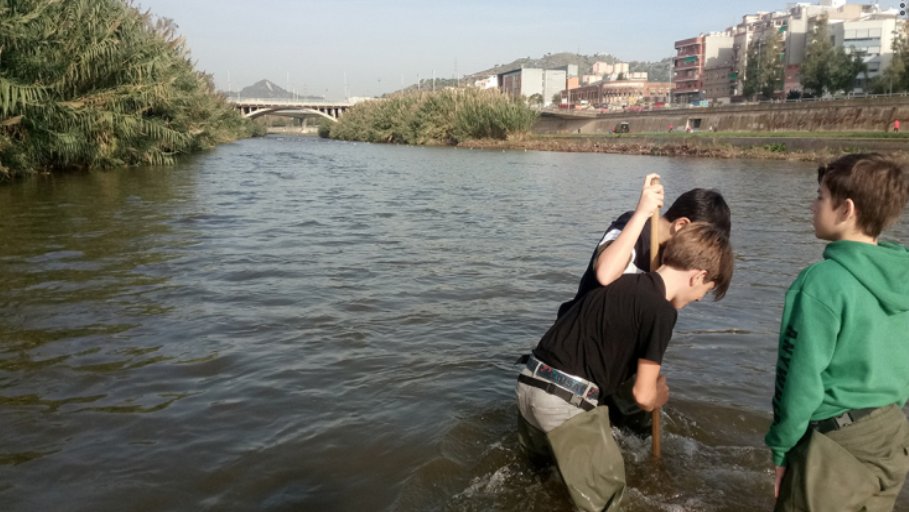CCiutadana's tweet photo. @ElBornCCM @BCNCiencia @BCNeducadora 🎒L'Escola Concepción Arenal i l'@InsFortPius explicarà la seva col·laboració en el projecte #RiuNet🛶 de @FEHMlab, en què han determinat l'estat hidrològic i biològic del #RiuBesòs🦆.
👉https://t.co/U2KRbxo2yz
#CiènciaCiutadanaiEducació #FestadelaCiència🎊 https://t.co/JSDsf5Udof