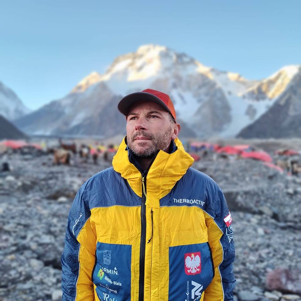 Congratulations to Piotr Krzyżowski 🇵🇱 on the summit of Mt #Everest (8848.86 m), without the use of bottled oxygen or sherpa support, this morning, 23.05.2024 NPT, he did that just 2 days after summiting Lhotse (8516 m), 21.05.2024, in the same style. Photo: Piotr Krzyżowski/FB.