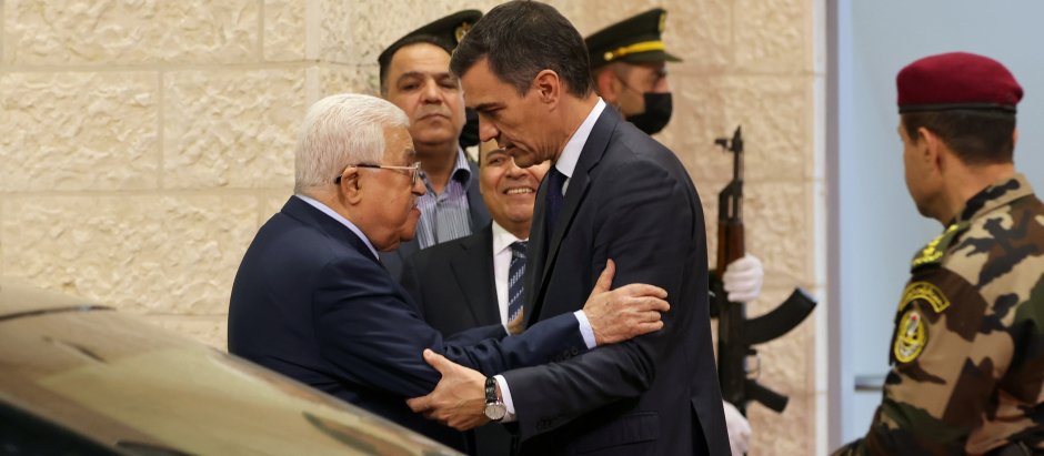 Palestina nunca ha querido ser un Estado Pedro Sánchez acaba de imponerle a los españoles algo para lo que los palestinos no están preparados ni siquiera lo desean, porque ellos mismos saben que no existe: un Estado Palestino Hace muchos años, cuando Yasser Arafat todavía