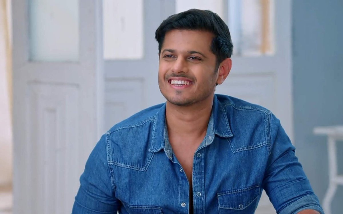 Imagine if he is back on screen in denims 😎🤧

#NeilBhatt