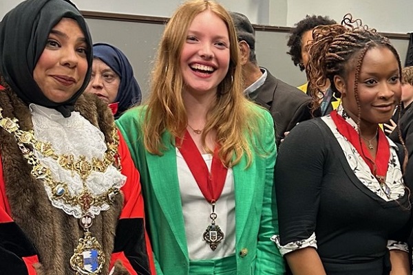 Wandsworth welcomes its new Mayor -Sana Jafri And for the first time ever the borough has a Youth Mayor - 17-year-old Millie Quinn - to represent Wandsworth's young people Charities to benefit this year are @HomeStartWW, @TootComKitchen & @RacketsCubed wandsworth.gov.uk/news/news-may-…