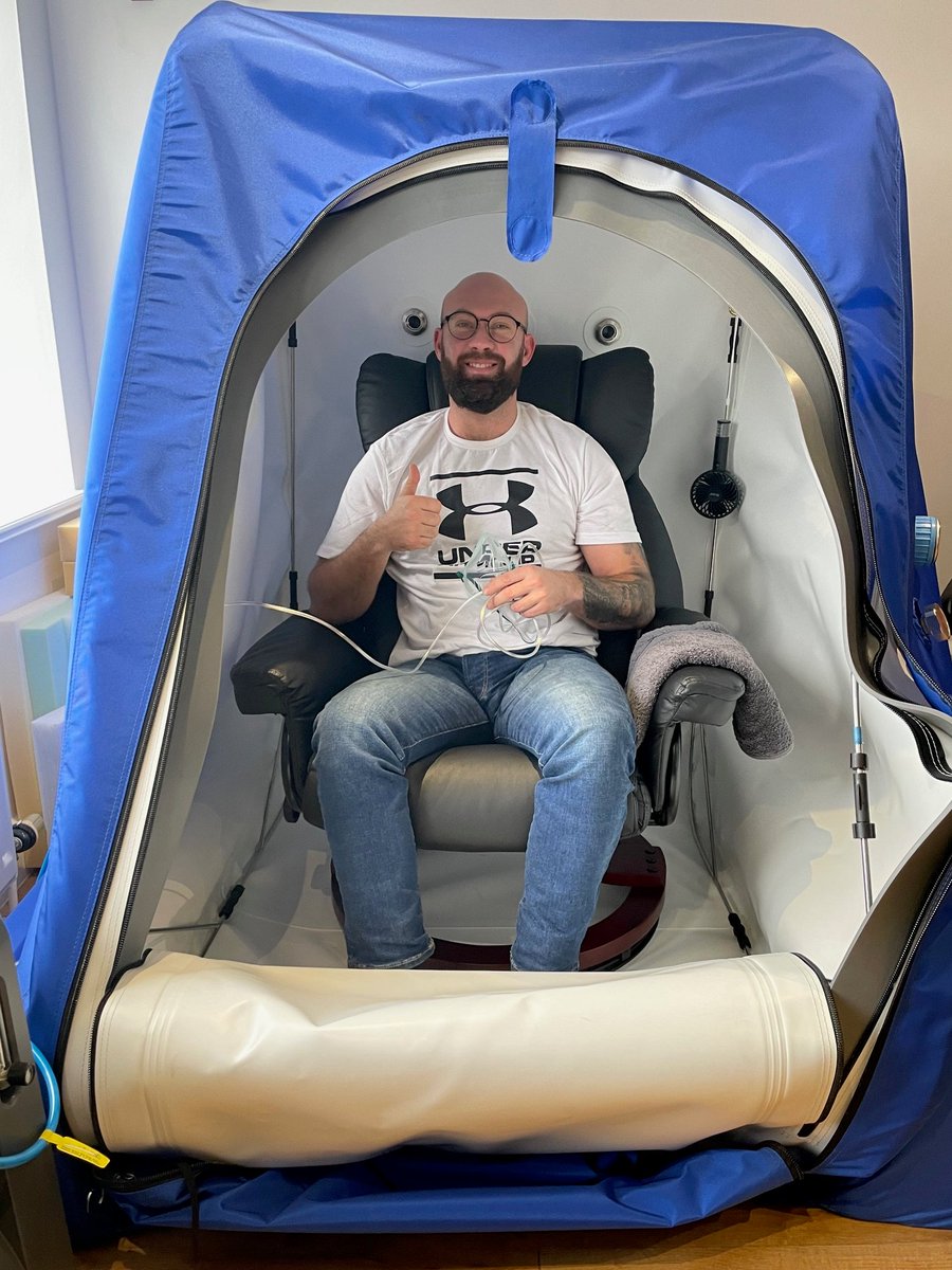 ClitheroeCryo's tweet photo. Mild Hyperbaric Oxygen Therapy

What is mHBOT?

mHBOT involves breathing pure oxygen in a pressurised chamber, significantly enhancing the body's natural healing processes. It’s a non-invasive therapy that's gaining popularity for its wide array of potential benefits. #HBOT https://t.co/sfOHBMOyep