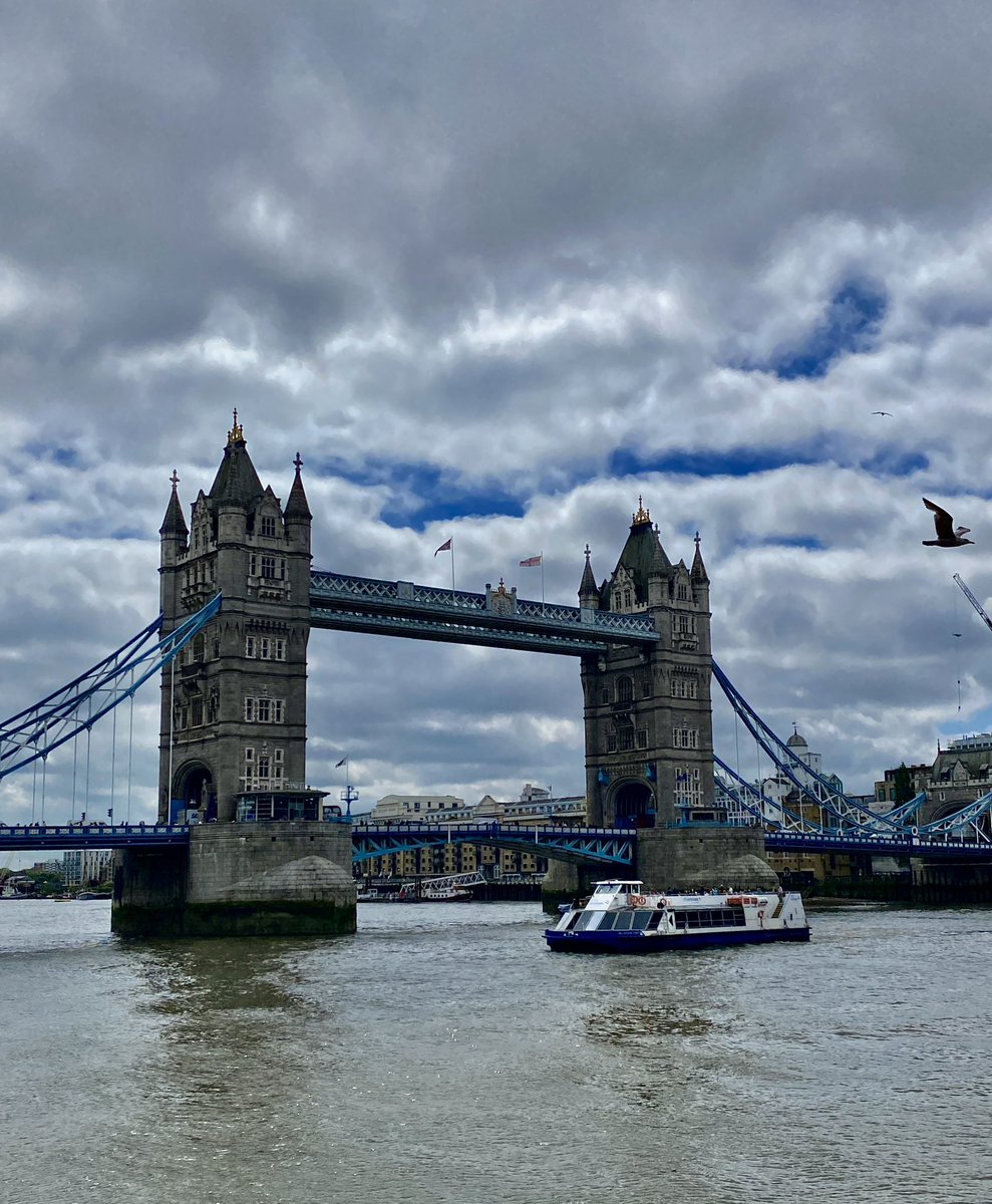 Iaya68's tweet photo. #towerbridge #wiew https://t.co/ilxFELouet