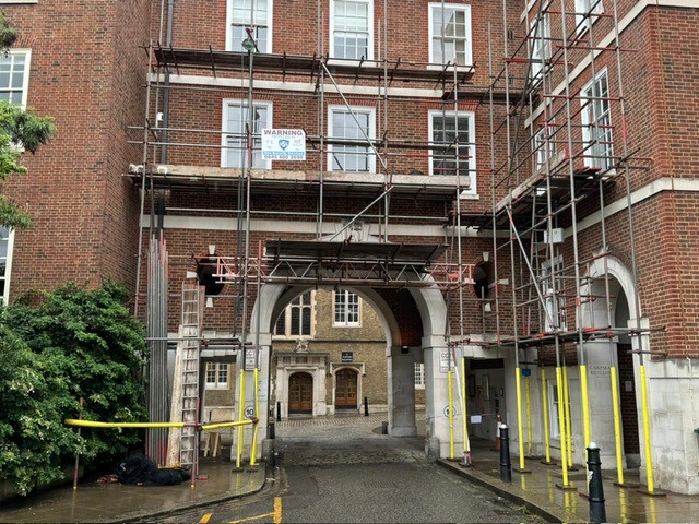 We carried out an Mainsfree Scaffold Alarm installation in the City yesterday, part of an on-going project. 
Mainsfree Scaffold Alarm systems offer several benefits including deterrence against unauthorized access. Environmentally friendly and ideal for remote or temporary sites.