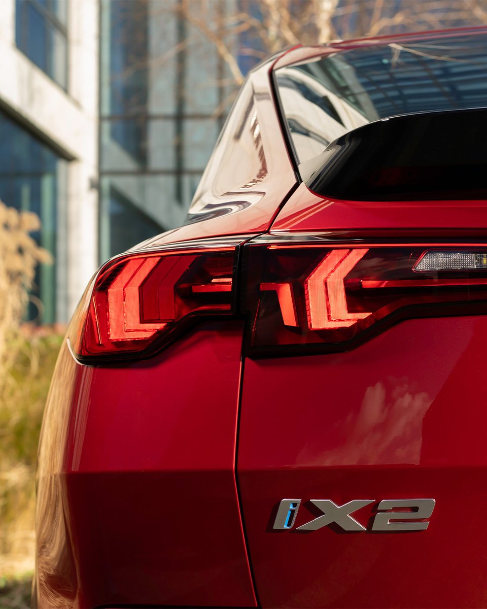 Silueta única y una autonomía eléctrica que va hasta los 449 km, el BMW iX2 xDrive30 es inconfundible. 

Disfruta de cada viaje con más espacio y capacidad. 

Déjate sorprender con el nuevo BMW iX2 xDrive30.

#BMW #THEiX2 #BMWiX2 #BMWi #BornElectric