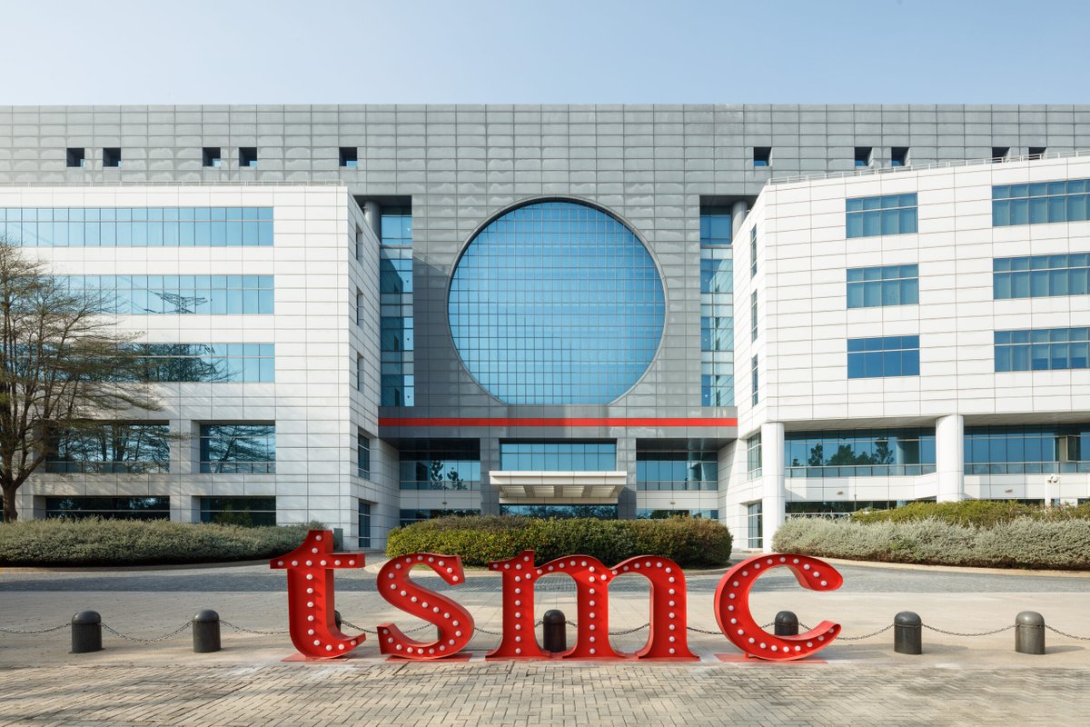 WBuzzer's tweet image. #WinBuzzerNews #AIChips #AIProcessor #ArtificialIntelligenceAI TSMC Struggles to Keep Up with AI Processor Demand winbuzzer.com/2024/05/23/ai-…