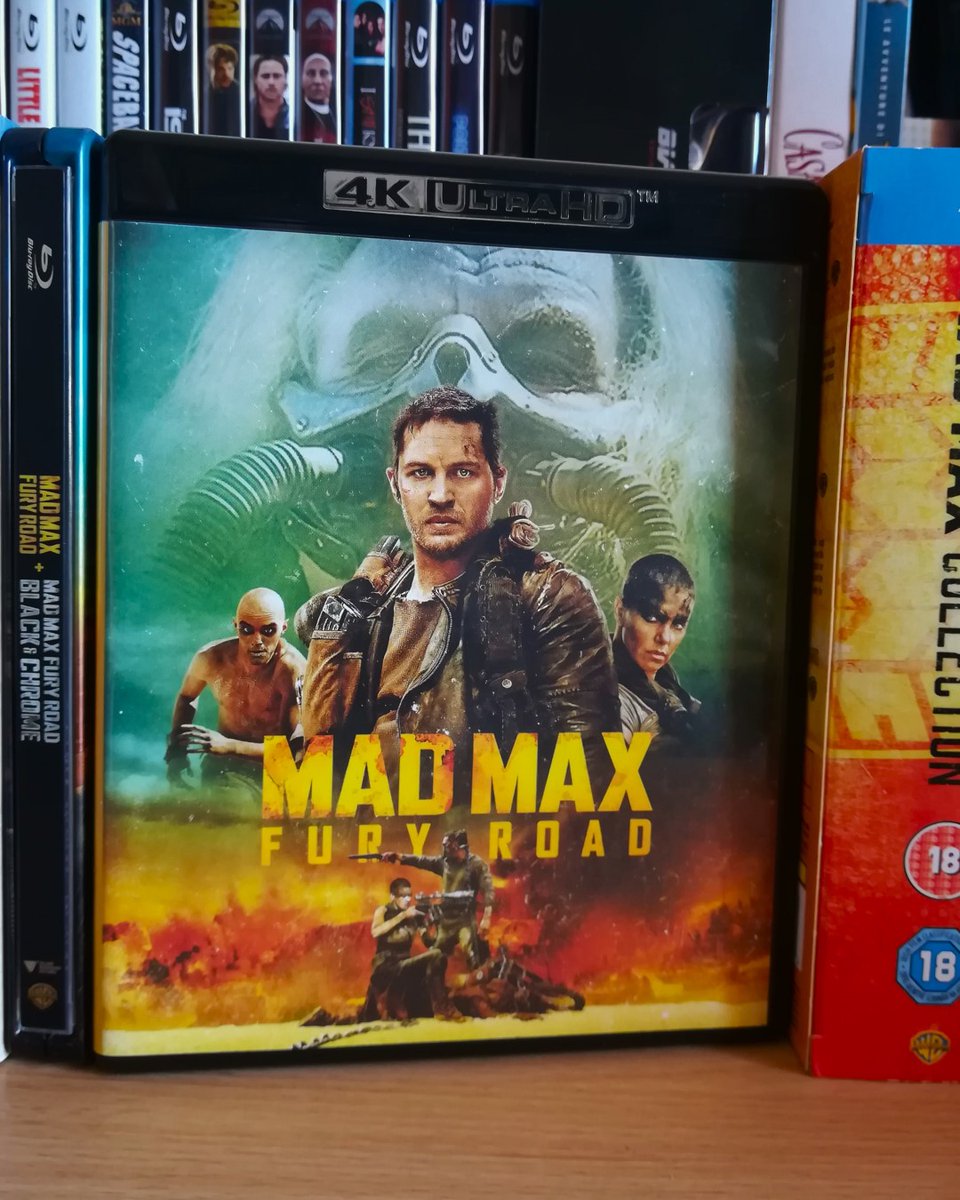 Sangue Pazzo ad Alti Ottani. Tutte le strade portano a #Furiosa: ultimo appuntamento del #ProfondoBluRay a tema e ovvio, si parla di #MadMaxFuryRoad, dove il testimone passa a Tom Hardy, ma è Charlize Theron a rubarci il cuore: instagram.com/p/C7Tyl2aoPCL/ #Cinema #MadMax