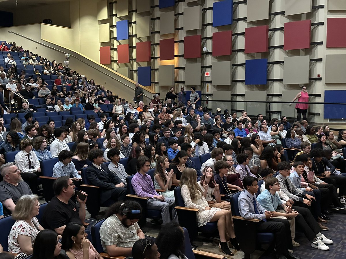 DATA @ ED WHITE (@dataedwhite) on Twitter photo Celebrating the 8th grade class of 2024!!! We are so proud of these young men and women and cannot wait to see all the amazing things they continue to do in high school!! <a href="/DATADoes2/">Design And Technology Academy</a> and all the other HS) take care of our babies!!
#DATAdoes
#theDATAway
#bridgecrossing Celebrating the 8th grade class of 2024!!! We are so proud of these young men and women and cannot wait to see all the amazing things they continue to do in high school!! <a href="/DATADoes2/">Design And Technology Academy</a> and all the other HS) take care of our babies!!
#DATAdoes
#theDATAway
#bridgecrossing