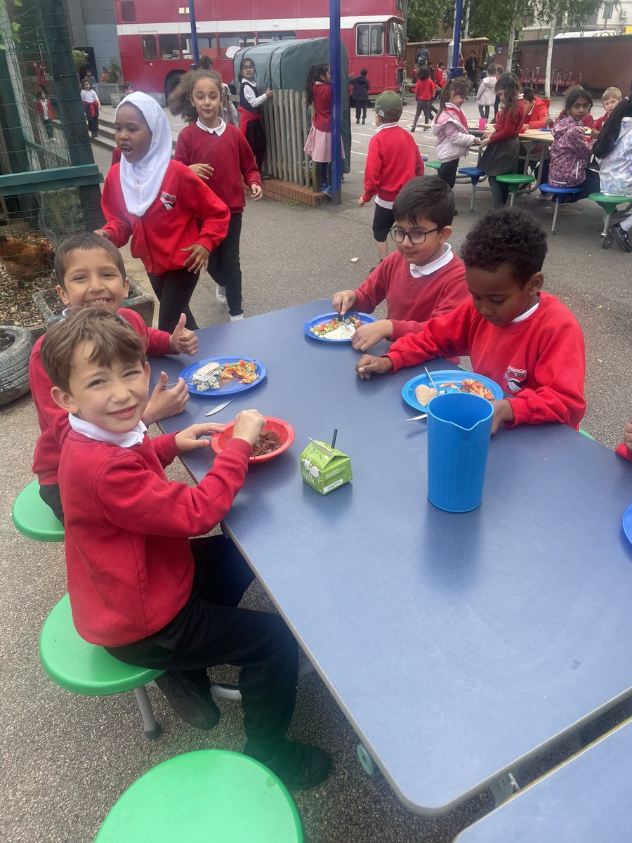 Even lunch al fresco for #outdoorclassroom day