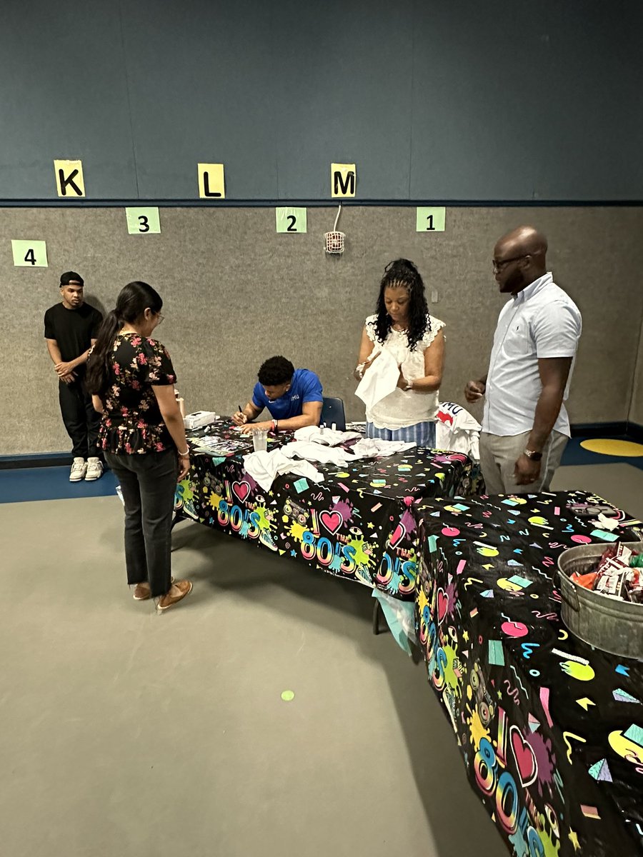 Extremely proud of my son @OriginalMcGill3. Spoke at @accirving & @DillowFWISD 5th grade graduation. Using his voice, gifts & platform to lift up others. #servantleader #morethananathlete #shininghislight #foe