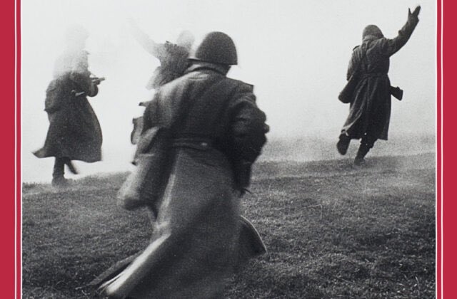 🗞️ Un articolo da leggere (e da ascoltare!) di Claudia Zonghetti sulla guerra - e la musica - in #Grossman.

“UN GIORNO ANCHE LA GUERRA S’INCHINERÀ AL SUONO DI UNA CHITARRA. OVVERO, DI QUANDO JIM MORRISON INCONTRÒ SEMËN IGNAT’EV”.

👉Leggi qui ⤵️
minimaetmoralia.it/wp/letteratura…