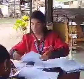 InformadorVeraz's tweet photo. Para los que me la pidieron con insistencia ....
La funcionaria del SENIAT que cerró un local solo por venderle unos desayunos a @MariaCorinaYA se llama andrea jose mendoza flores. Tiene 28 años. Es de Calabozo. Obedecer ordenes no es excusa. https://t.co/tzWRtKPZCX