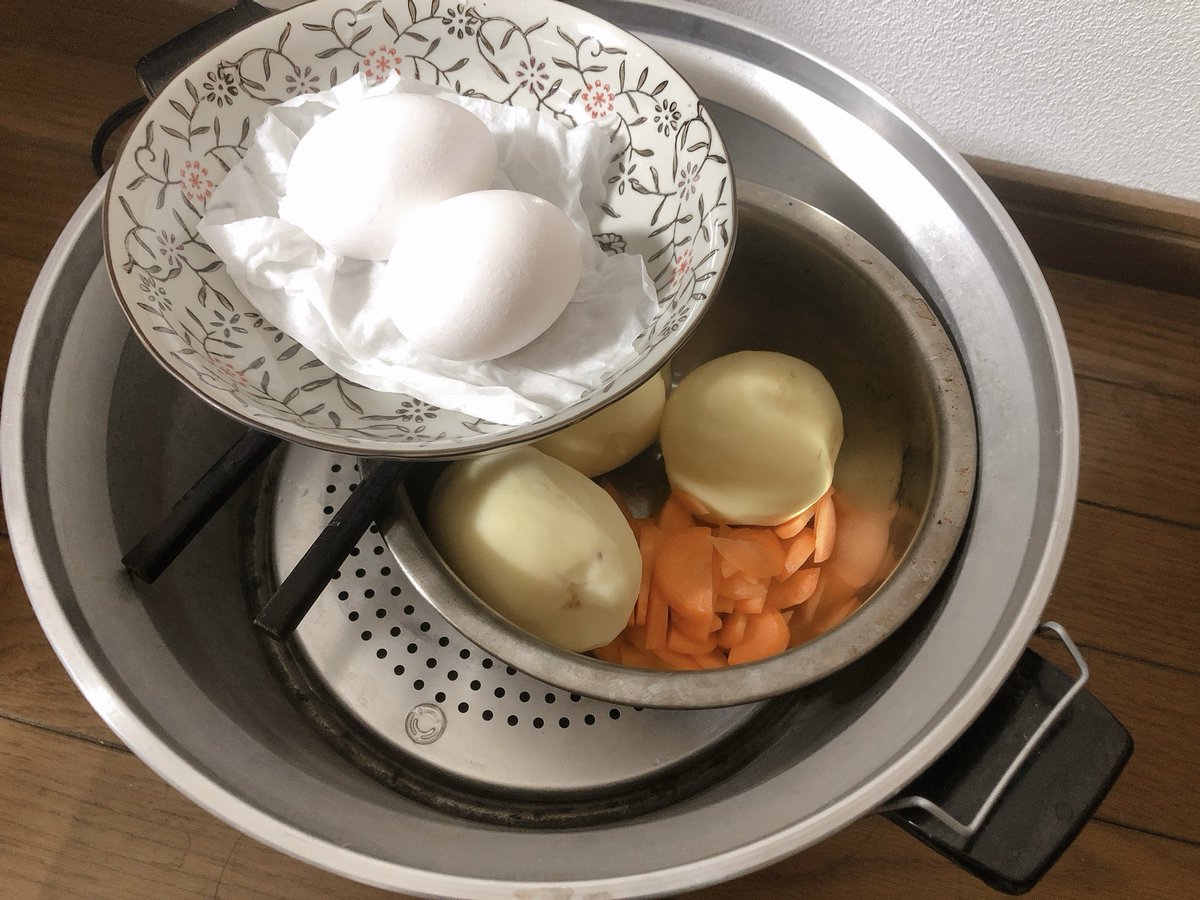 この前、大同電鍋でポテトサラダ（馬鈴薯沙拉）を作ってみた。じゃがいもとにんじん、卵を電鍋で蒸して、柔らかくなったら押し潰して、マヨネーズときゅうりを追加したら完成！ 思っていたよりポテサラに似ていた。 そういえば台湾では日本ほどポテトサラダを見ないかも？！