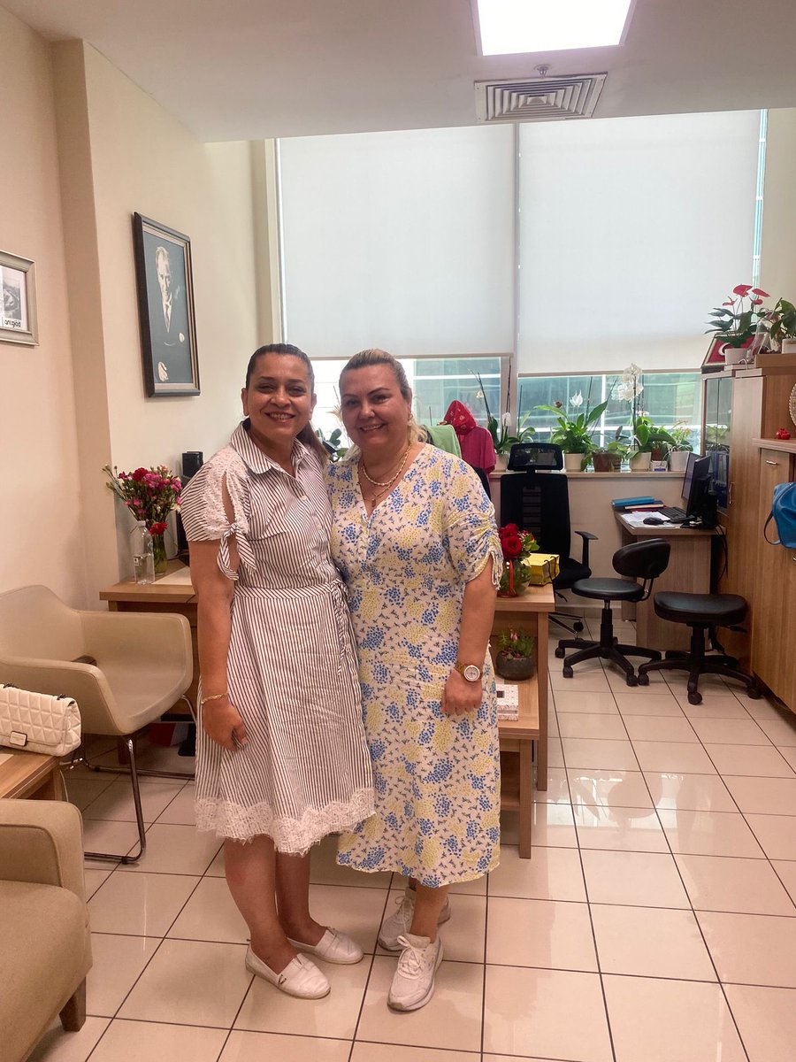 📍Eğitim Araştırma Hastanesi Sağlık Bakım Hizmetleri Müdürü Gülcan Katı hanımefendiyi ziyaret ettik. Misafirperverliği için teşekkür ediyorum. @aysekesir @alicetin_07 @AKKADINGM