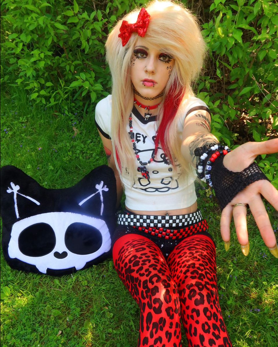 We adore this pic of @clawed_beauty101 with our new Skelekitty Throw Pilow 😻 #VampireFreaks #Emo #AltFashion #SpookyStyle #EmoFashion