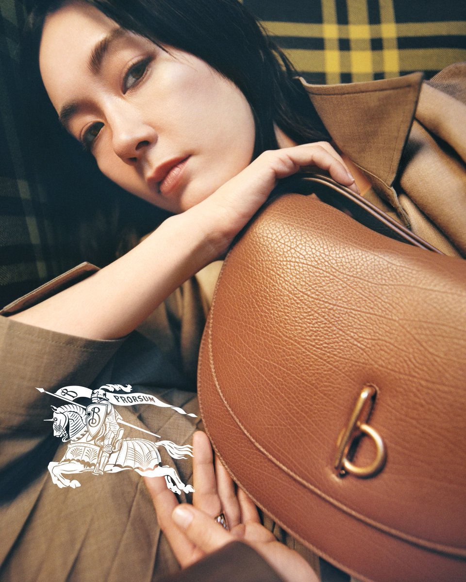 Asami Mizukawa with the Rocking Horse bag #Burberry brby.co/PqaddH