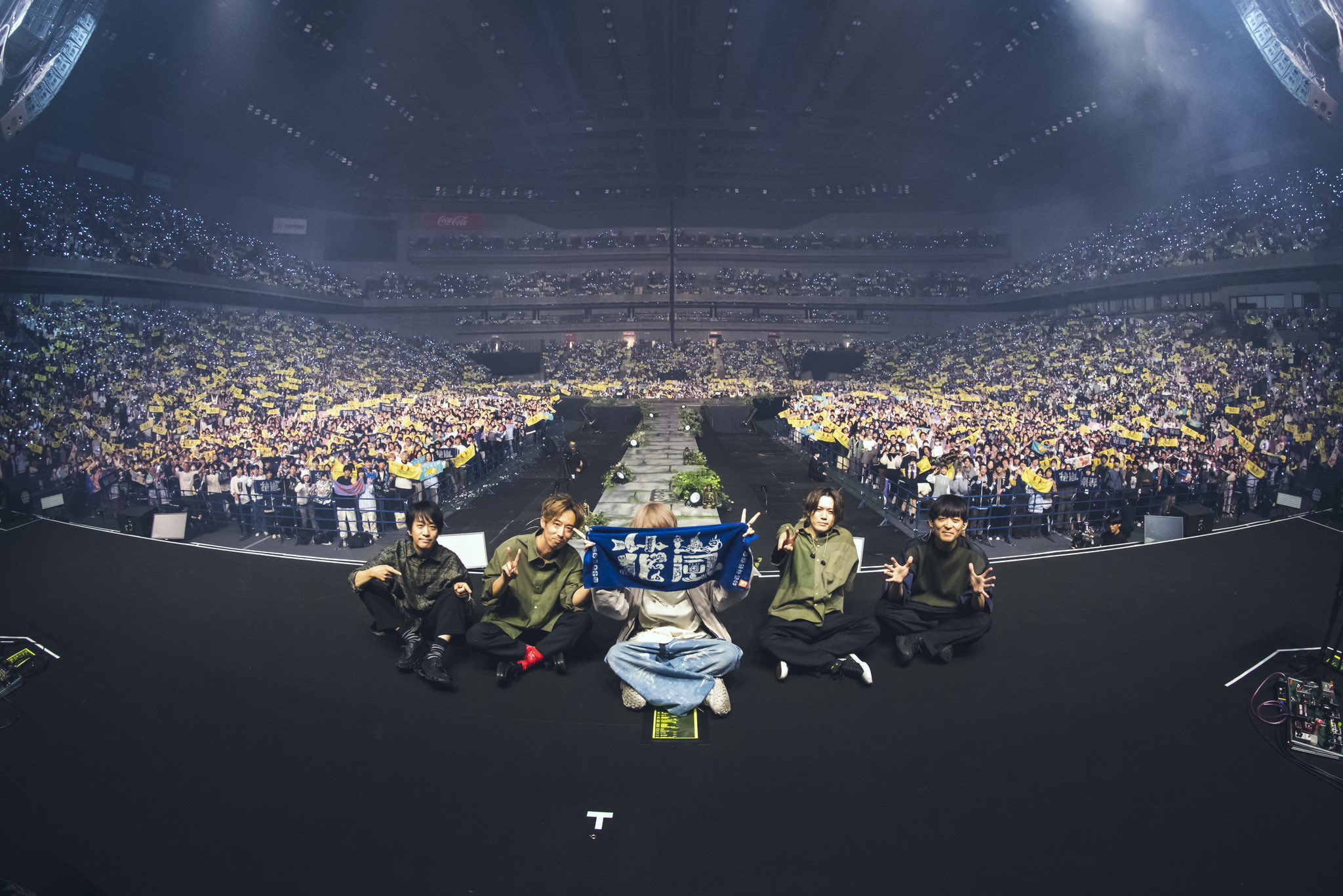 Eve Live2023 花嵐 ジップアップジャケット 黒 Mサイズ Eve】『花嵐』グッズ ジップアップジャケット黒 Mサイズ - メルカリ