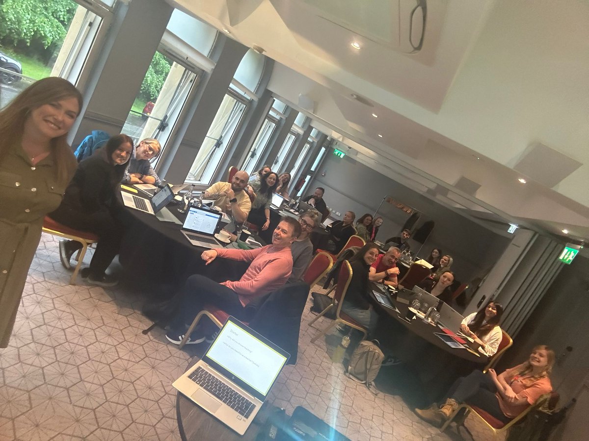 HTMsBaker's tweet image. Leading from the middle. Our middle leaders have a packed day at their Middle Leaders Conference #BGE #Selfevaluation #leadinglearning #wellbeing