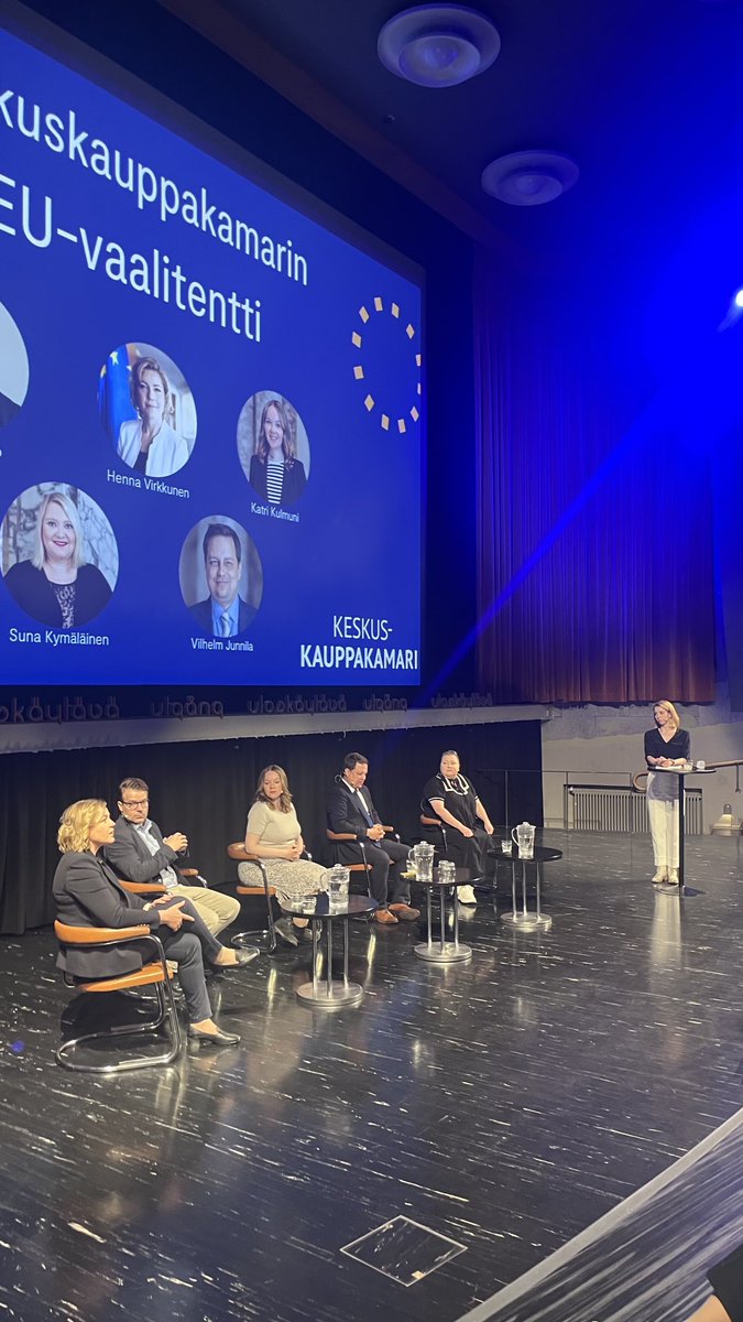 Keskuskauppakamarin EU-vaalitentissä aiheina demokratia, ilmasto, sääntely, kilpailukyky ja turvallisuus. Panelisteina ⁦@HennaVirkkunen⁩ ⁦@VilleNiinisto⁩ ⁦@KatriKulmuni⁩ ⁦@vilhelmjunnila⁩ ⁦@SunaKymlinen⁩ #eu #vaalit #euvaalit