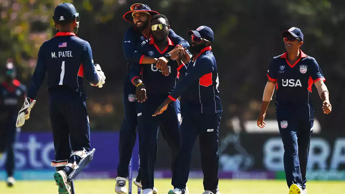 যুক্তরাষ্ট্র দলে মার্কিন কতজন?