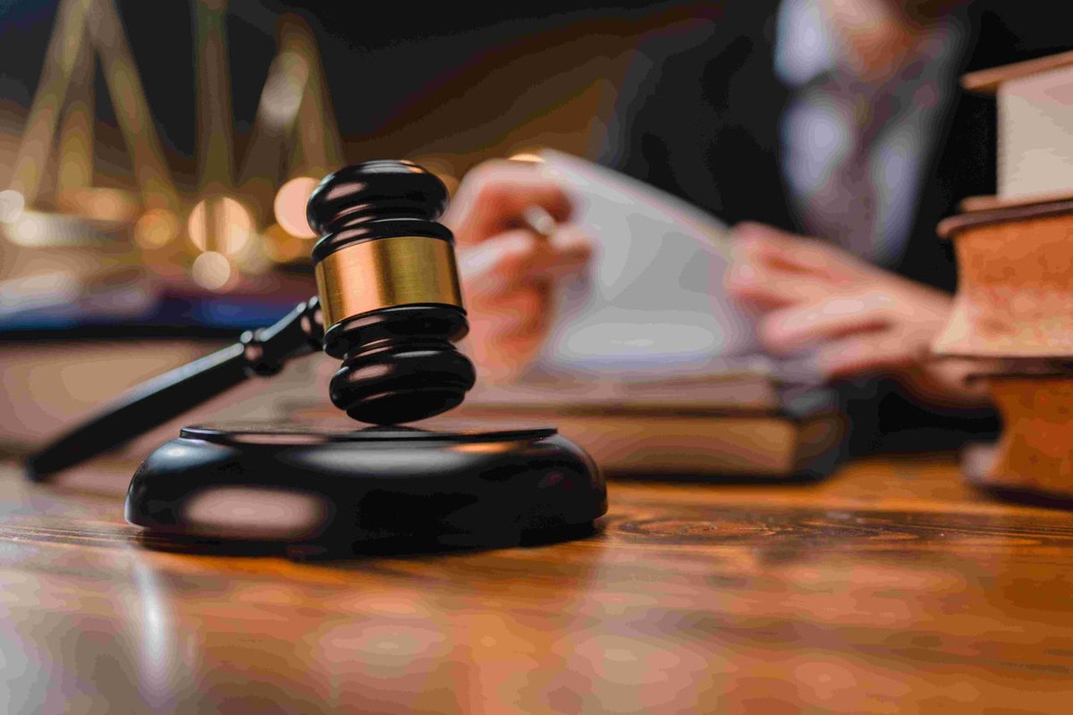 👩‍⚖️ El sexe dels jutges importa? Una recerca de @UOCedcp revela que les magistrades imposen condemnes més llargues que els seus companys homes en casos d'abusos i agressions sexuals. cutt.ly/ZetK0htg #researchUOC