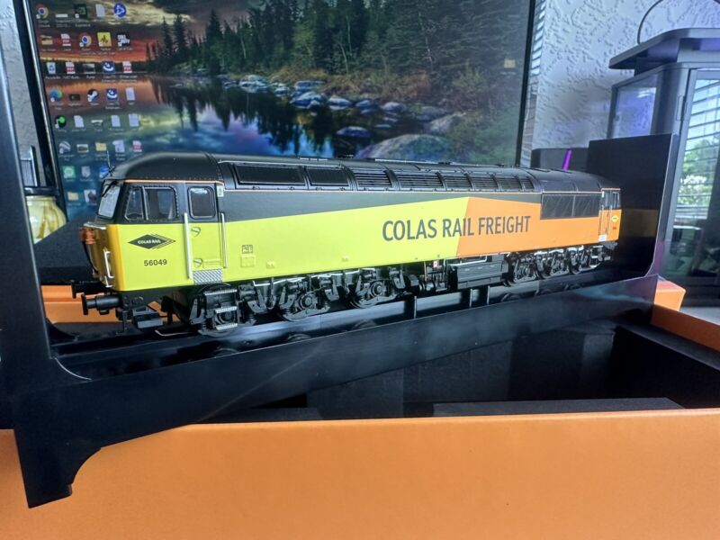 Cavalex Class 56 56049 Colas Rail Freight - DCC Sound Ends Sat 25th May @ 1:15pm ebay.co.uk/itm/Cavalex-Cl… #ad #modelrailway #modelrail #trainminiature #modeltrains