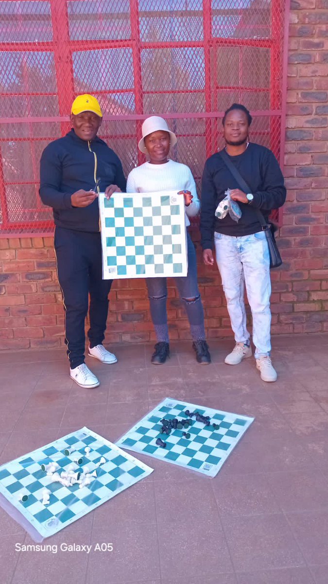 @thegiftofchess distribution continues across South Africa 🇿🇦. Each chess set gifted, is a lifetime of opportunities for those who sit and engage with it. @takawirachess