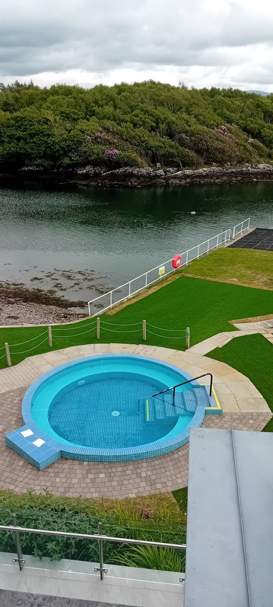 todayInIreland's tweet photo. Also,
the saltwater pool
at
Parknasilla!
🩱
#ReeksDistrict https://t.co/9L6jsP3brZ