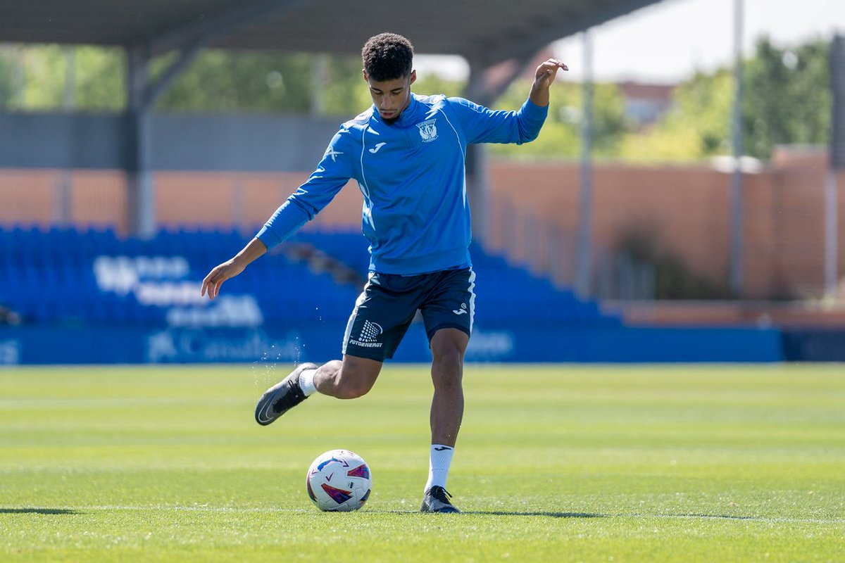 CDLeganes's tweet photo. ⚒️ Afinando puntería... 🎯🔋 https://t.co/l71Ww0szZ8