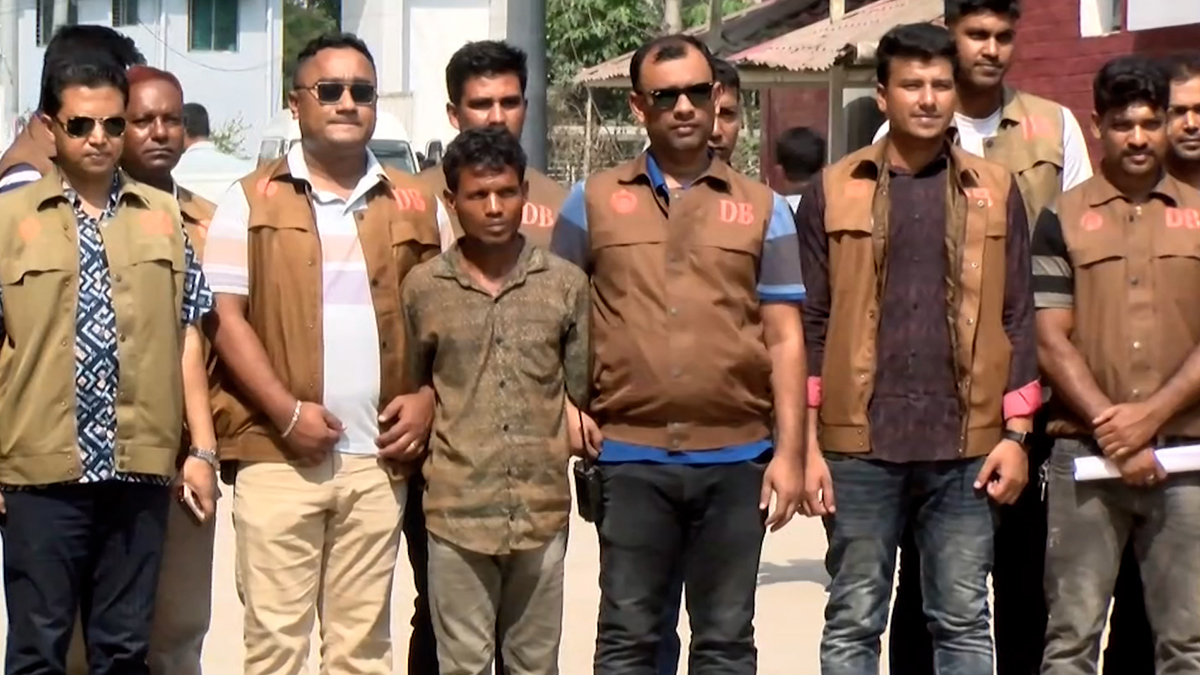 স্ত্রী ও দুই সন্তানকে হত্যার পর গর্তে পুঁতে রাখার ঘটনায় স্বামী গ্রেফতার