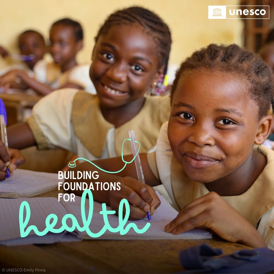 Just launched! Explore the new briefs on #BuildingStrongFoundations for children by @UNESCO and @UNICEF andd find out how learning about health and well-being early on benefits children’s #education and lives: bit.ly/3yDf9Bb