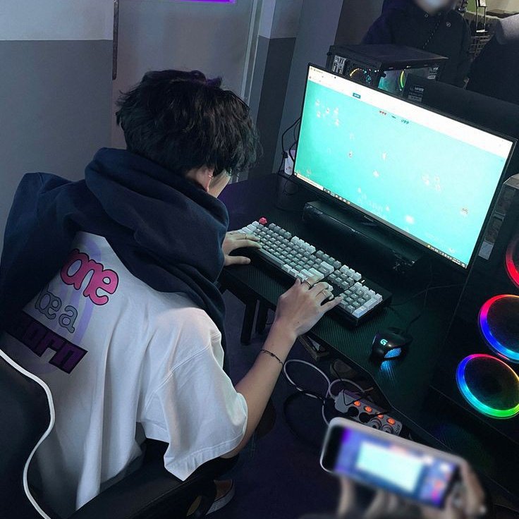 ranaissancesy's tweet photo. สนแต่เกมไอโย่ง ขายผัวค่ะ ราคาว่ากัน 😿 ¡ https://t.co/wbktgfhE6P