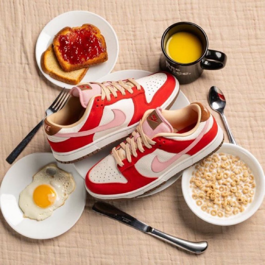 snkr_twitr's tweet photo. AD:🥓 WMNS Nike Dunk Low 'Bacon'  

Shop -> https://t.co/e3Mo5OZJgd https://t.co/ZWlpoIq8B9