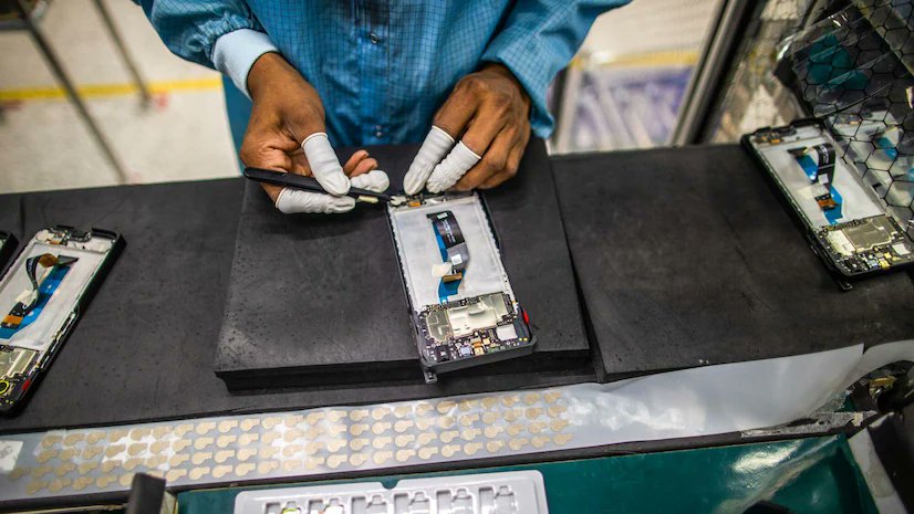 🚨 Google picks Tamil Nadu for its smartphone production. Google will invest billions of dollars to set up its new smartphone production line with Taiwanese contract manufacturing partner Foxconn Group in the state.