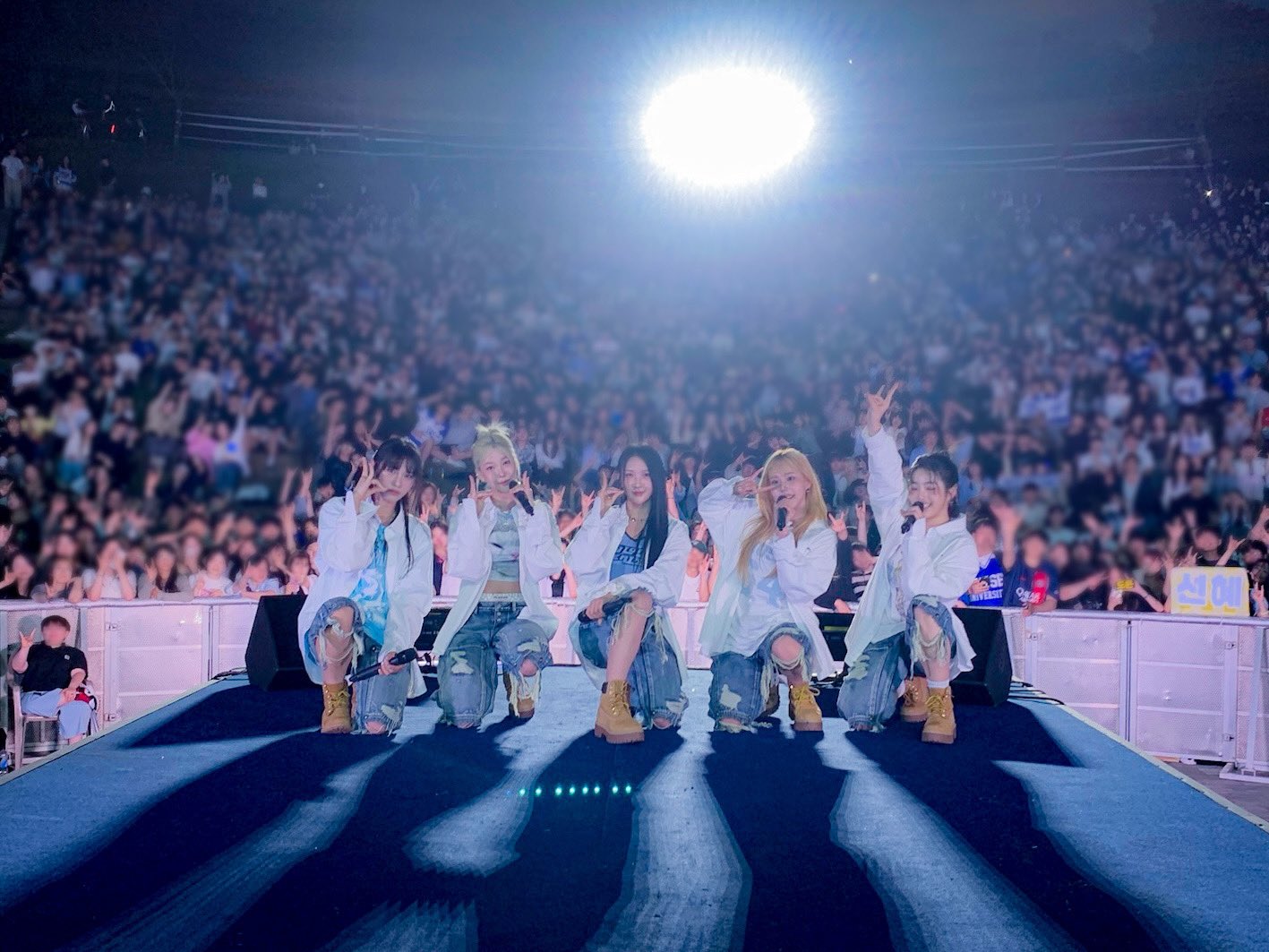 GOQw6asaIAACxGX?format=jpg&name=large