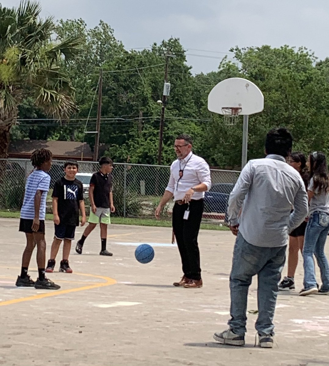 I do not think anyone can get on my principal’s level! Already missing his leadership.
#NAVproud 
#ExpeditionExceLLence
#Millerwillbemissed