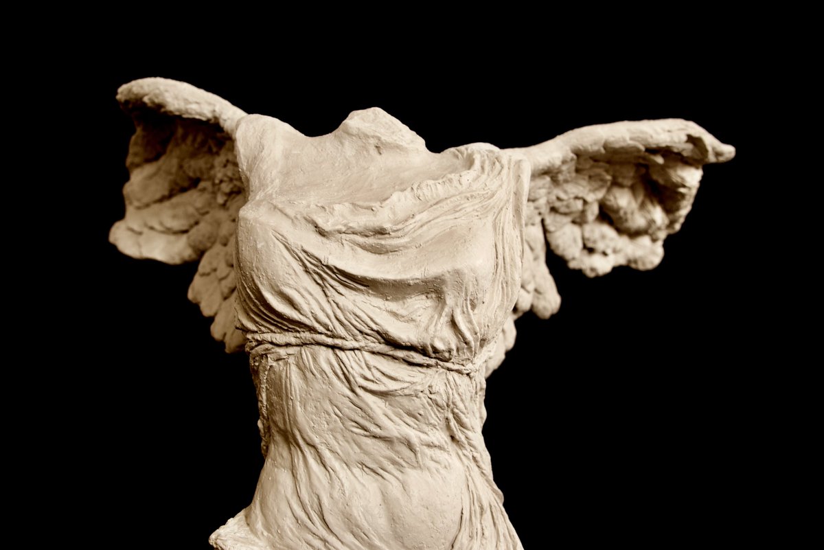 LaMerceGirona's tweet photo. 🎨 Classe magistral d'escultura amb Cristina Villacampa! Vine i descobreix la concepció artística de Villacampa, amb motiu de l'exhibició de la seva obra "VICTÒRIA?" en el marc de #EsculturesalClaustre.
📅 Dt. 4/06, 18 h
📍 La Mercè
⚙️ #EMA_Gi
🔗 https://t.co/so0xXGbYUY https://t.co/DndjmUV163