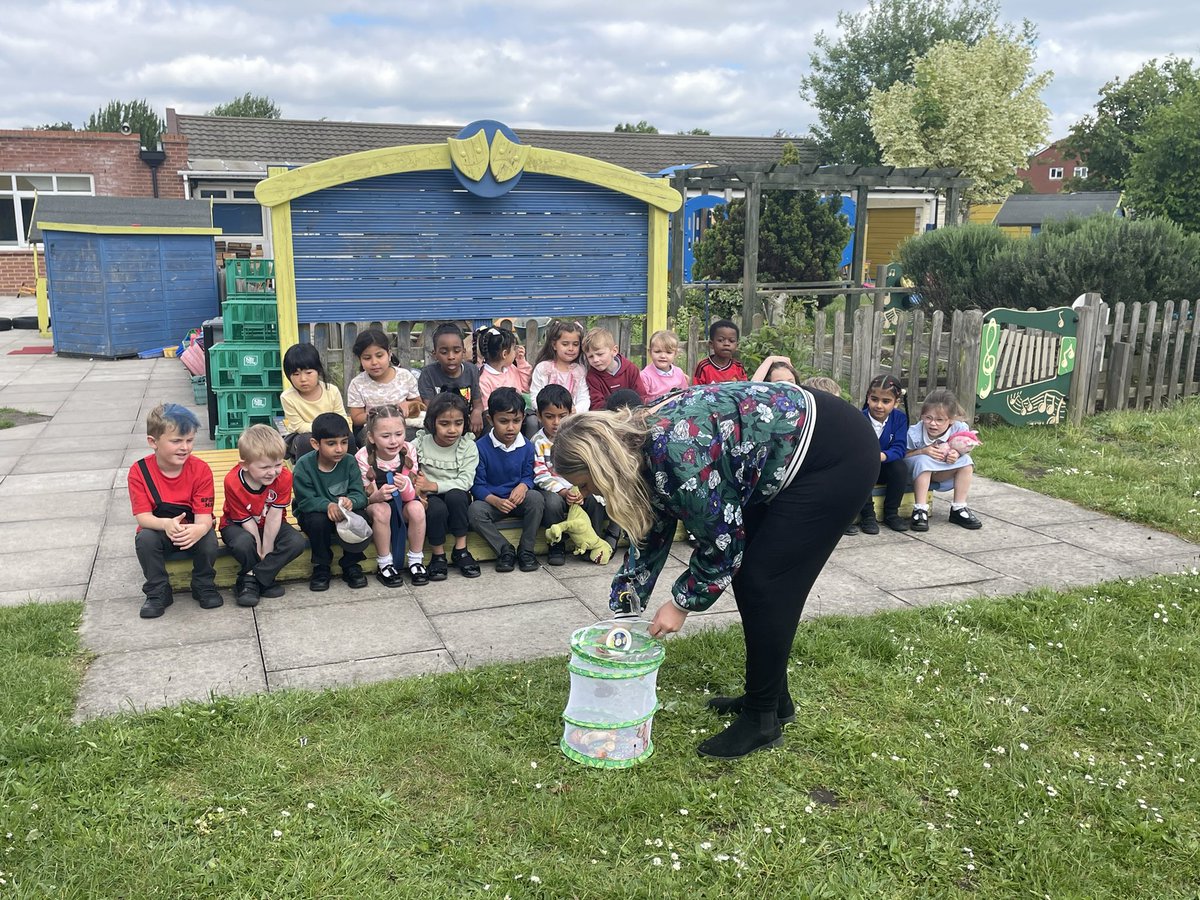 PelhamReception's tweet photo. We released our butterflies and waved them off! We have really enjoyed watching them grow! @PelhamPrimary_ @trustilluminate https://t.co/Ajq6W2vDjy
