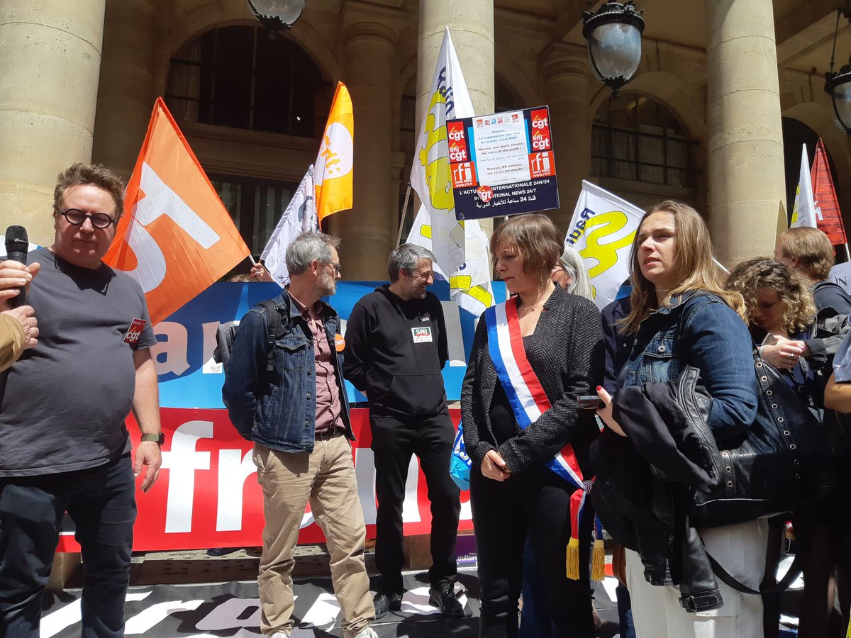 snj_rf's tweet image. La forte mobilisation des salariés de l'audiovisuel public contre la fusion, devant le ministère de la Culture ce jeudi.
🫵 Grève à Radio France, France Télévisions, France Médias Monde, Ina et TV5 Monde jeudi 23 et vendredi 24 mai.
snj-rf.fr/preavis-de-gre…