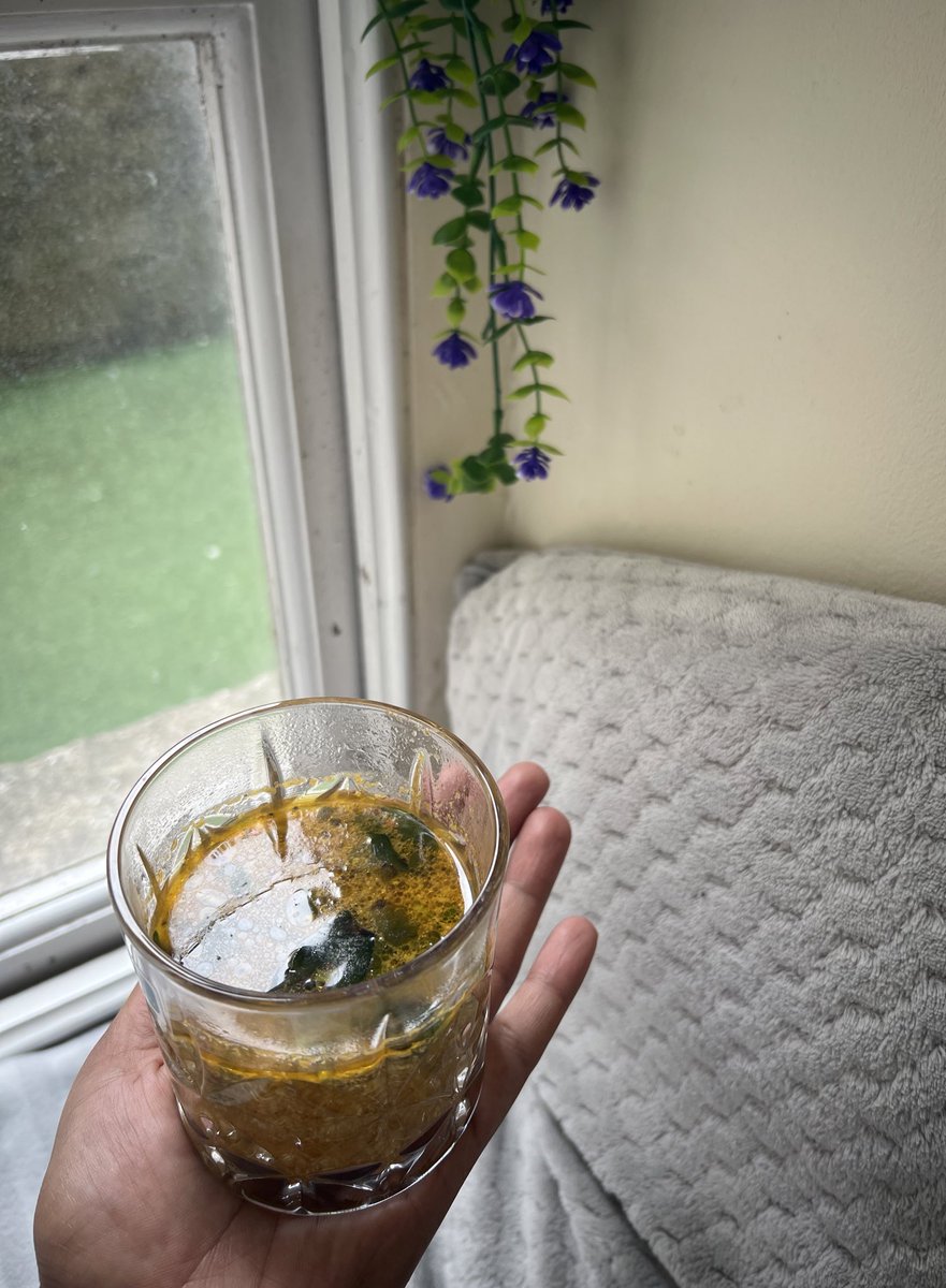 dapsakannamma's tweet image. I’m now that kind of adult -  drink hot rasam in whiskey glass 😂 but my god, this is just perfection! 

#OldAgeProblems