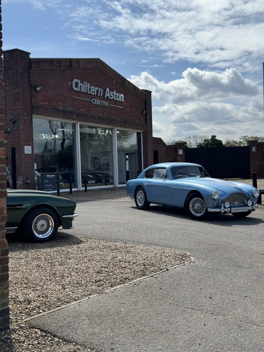 ChilternAston's tweet photo. X-Pack &amp; DB MK III

Hand built British motor art

#chilternaston
#astonmartin
#dbmk3
#astonmartindbmk3
#v8vantage
#v8vantagexpack
#astonmartinv8vantagexpack
#drivetastefully https://t.co/7HszpXgbEM