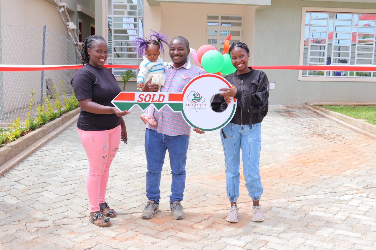 Cherdafrica's tweet image. Key moments like these are what make our job of providing homes so rewarding. Congratulations to the new homeowners! To become the next new homeowner contact 0742353978 .
#Kitengela #Everest #Visitat #TwendeMbelePamoja